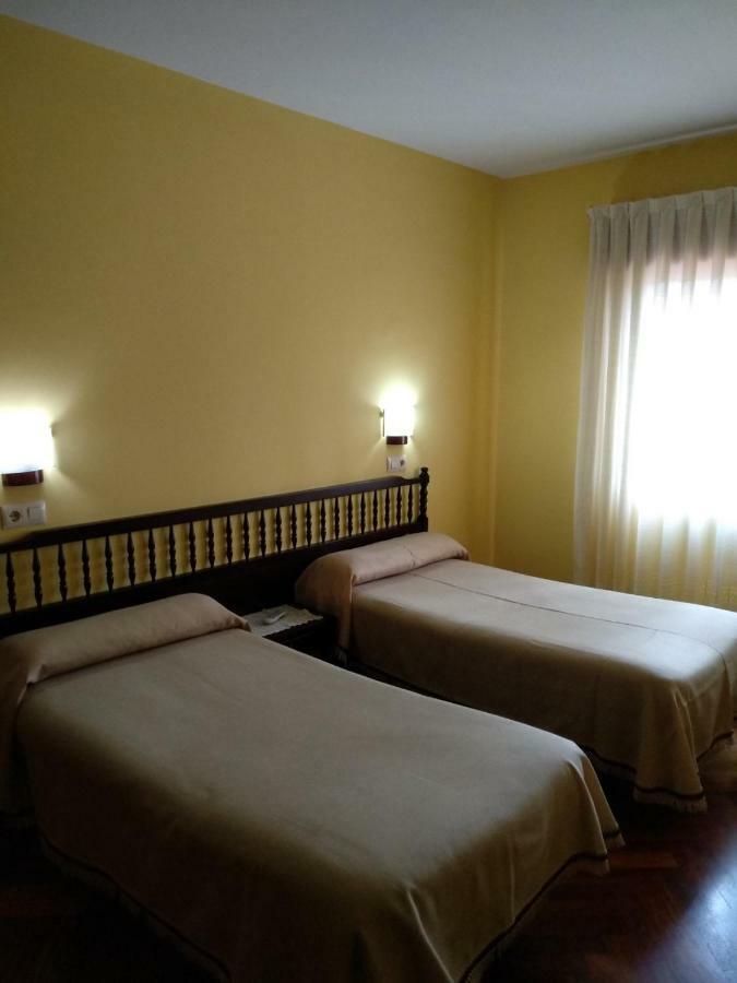 Hotel Corinto ポンテベドラ エクステリア 写真