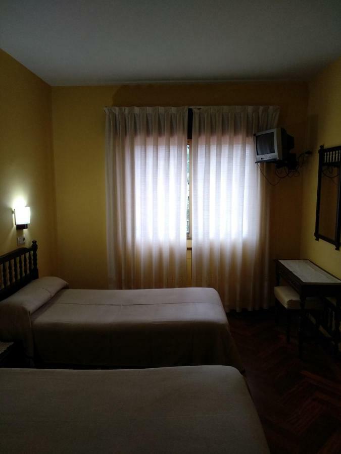 Hotel Corinto ポンテベドラ エクステリア 写真